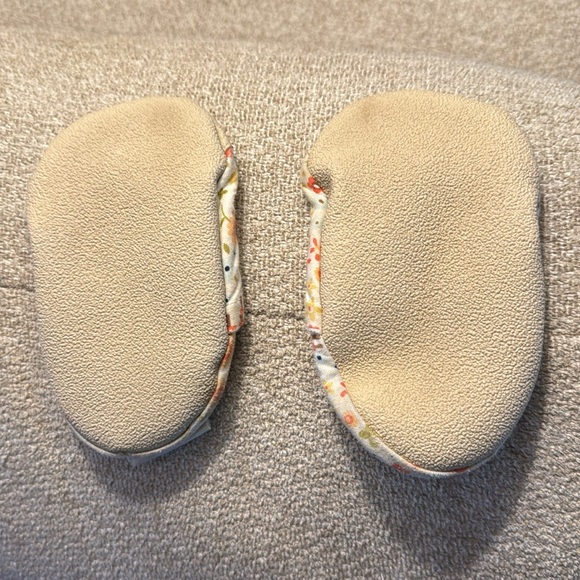 Scooter Booties Floral Pattern 12-18 months - Picture 2 of 3